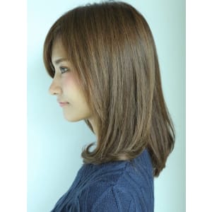 前髪長めのスマイルセミディ