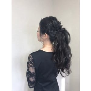 フワフワポニーテール