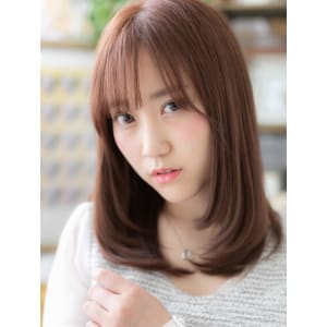 顔まわり小顔レイヤーのニュアンスストレート 　厚めバング