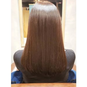 ナチュラルストレートヘア - 半個室型美容室 Sourire 春日店【ハンコシツガタビヨウシツ スーリール カスガテン】掲載中