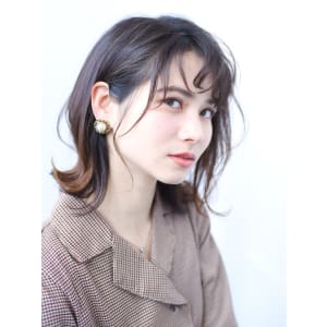 大人可愛い小顔ヘア×外ハネウルフでオシャレどアップ！