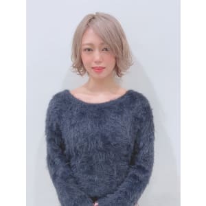 ホワイティベージュ