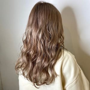 ミルクティーベージュ
