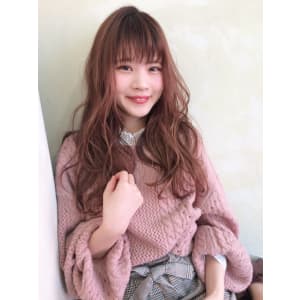 ピンク×ふんわりパーマで女子力UPヘア