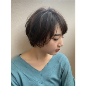横顔美人ショート