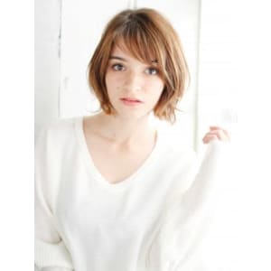 ふんわり外ハネバルーンボブ