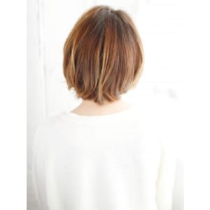 ふんわり外ハネバルーンボブ