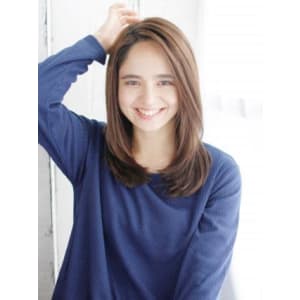 かきあげバングのナチュラルストレート