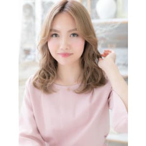 センターパートの愛されくせ毛風ウェーブ ことりべーじゅ - mod's hair 上尾【モッズヘア】上尾西口店【モッズヘア アゲオニシグチテン】掲載中