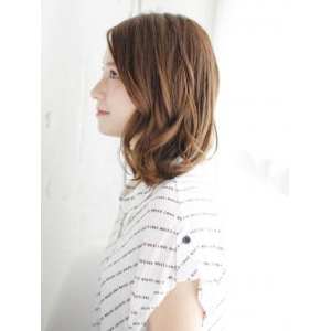 ショートバングのボブスタイル