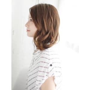 ショートバングのボブスタイル
