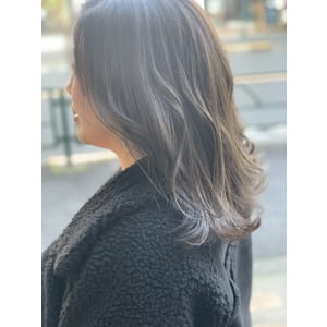 大人かわいいラベンダーグレージュ波巻き