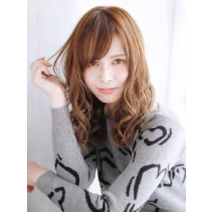 長め下ろしバングのミックスカール - hair make nalu 荻窪西口 白山神社参道通り店【ヘアメイクナルオギクボニシグチハクサンジンジャサンドウドオリ】掲載中