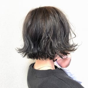 ホワイトグレージュ