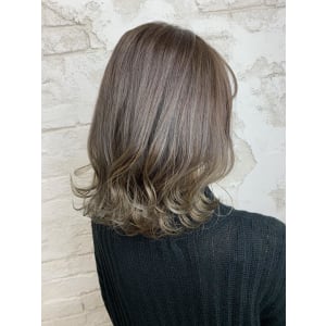 グレージュハイライトグラデーション透明感
