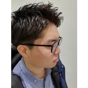 メガネ×アップバングツーブロスタイル
