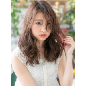 暗髪オフィスでも学校でも◎外国人風色気パーマ　カール