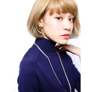 くびれセミディ×エッジショート×ブロンドアッシュ