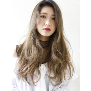 大人アッシュ×くせ毛風ウェーブ