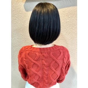 はねにくい　グラデーションボブ