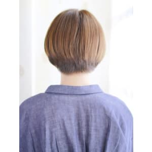 大人可愛いスッキリマッシュボブ