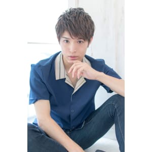 簡単スタイリングの束感ショートパーマU-70