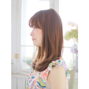 ワンカールストレートのゆるかわヘアースタイル