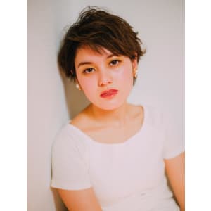 ニュアンス感たっぷりなショートパーマ