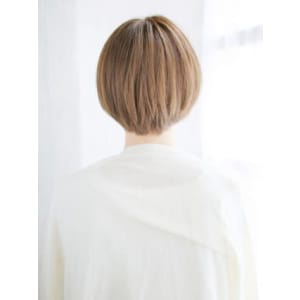 ハイトーンの美シルエットショート