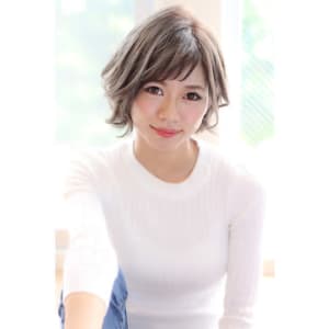 【EIGHT】外ハネ×ショートバング×ミルクティーカラー3