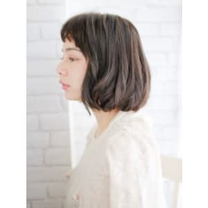 アシメショートバングの外ハネボブ