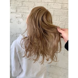 ウルフハイレイヤーことりベージュ伸ばしかけヘア2100
