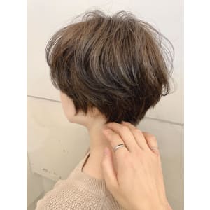 大人かわいい小顔丸みのあるショートボブ　30代40代　横浜