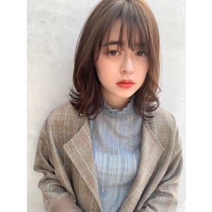 フォギーベージュのくびれスタイル