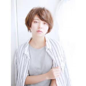 丸みのあるショートボブスタイル