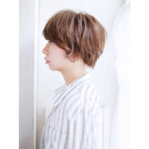 丸みのあるショートボブスタイル