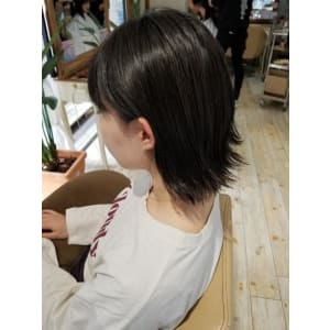 ナチュラルな黒染め×ボブ
