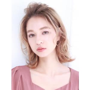 大人可愛いポンパドール風アレンジ - HAIR & MAKE EARTH 天満橋店【ヘアメイクアース テンマバシテン】掲載中