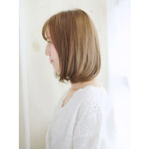ハイトーンのうるツヤワンカールボブ