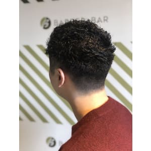 フェードカットスタイル【BARBER-BAR】