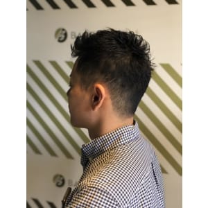 フェードカットスタイル【BARBER-BAR】