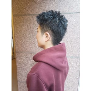 パーマを活かしたふんわりメンズヘア