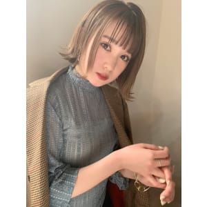 ハイライトで透明感な外ハネボブ
