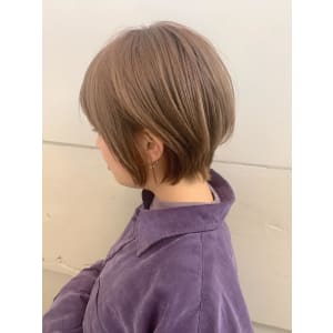 頭の形が綺麗に前下がり耳掛け丸みナチュラルボブ　20代30代