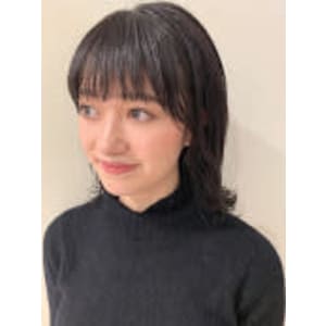シースルーバングと外ハネ