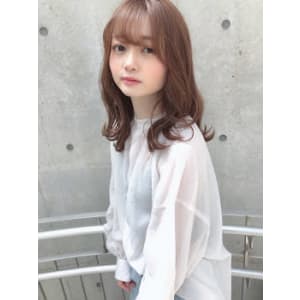 王道ミディアムレイヤースタイル 