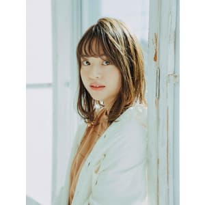 大人かわいいミディアムボブ