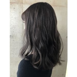 ダークグレーカラー