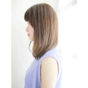 大人ツヤ色の内巻きワンカールスタイル