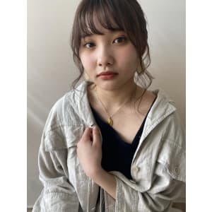 cropes辻堂 谷川　ベージュカラー×ヘアアレンジ